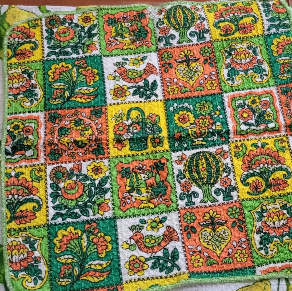 1970s Day Glo Wash Cloth Vintage Linens Washrag 60s, 70s green towel